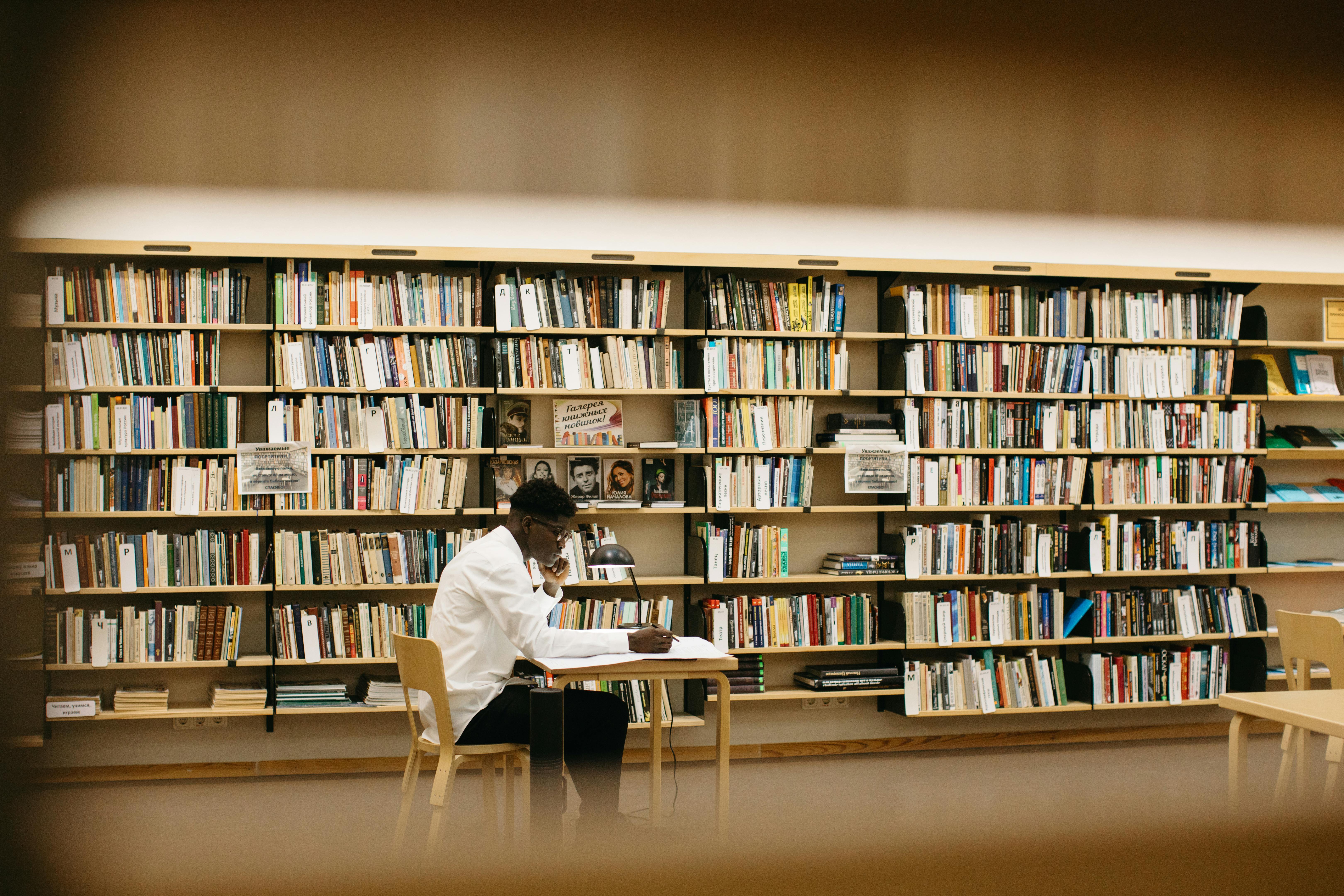 Étudiants à la bibliothèque UTA